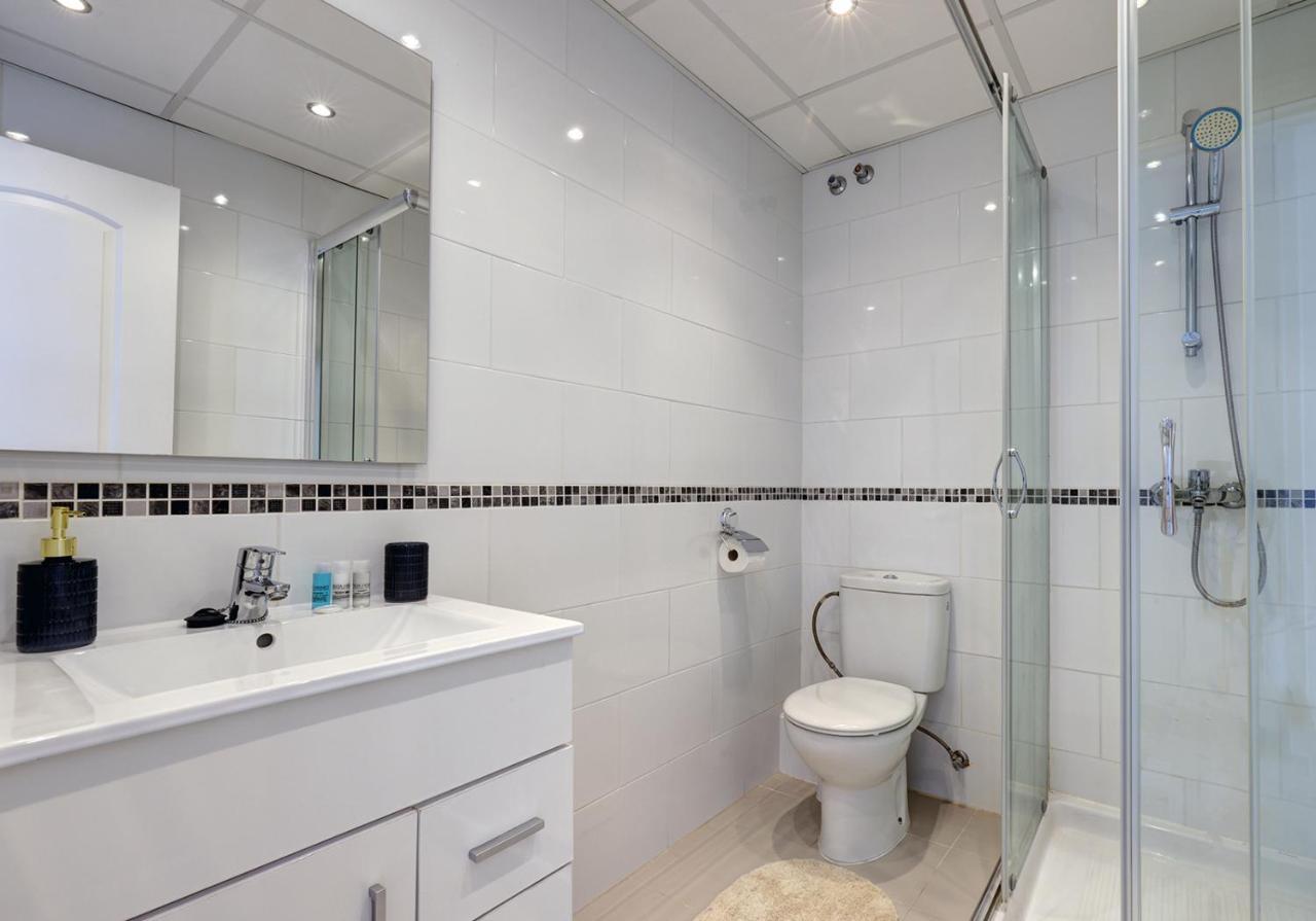 בנאלמדנה Quaint 2 Bedroom Townhouse With Pool Close To Sea! מראה חיצוני תמונה