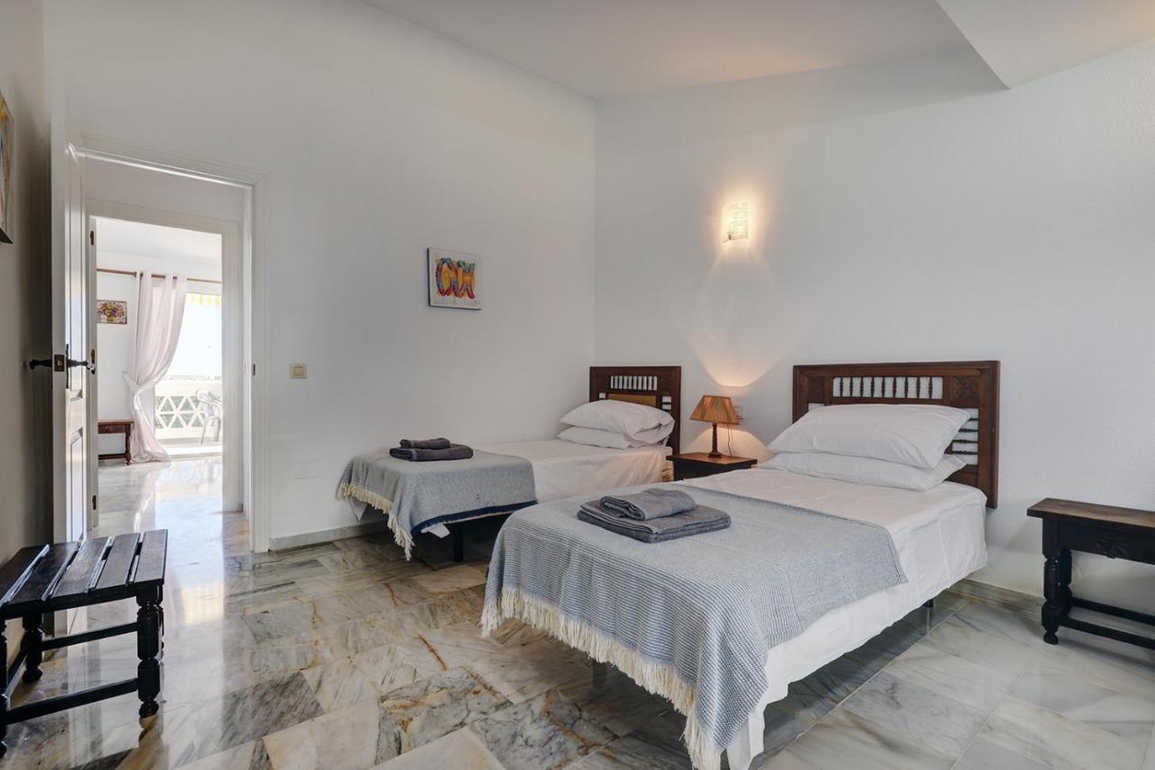 בנאלמדנה Quaint 2 Bedroom Townhouse With Pool Close To Sea! מראה חיצוני תמונה