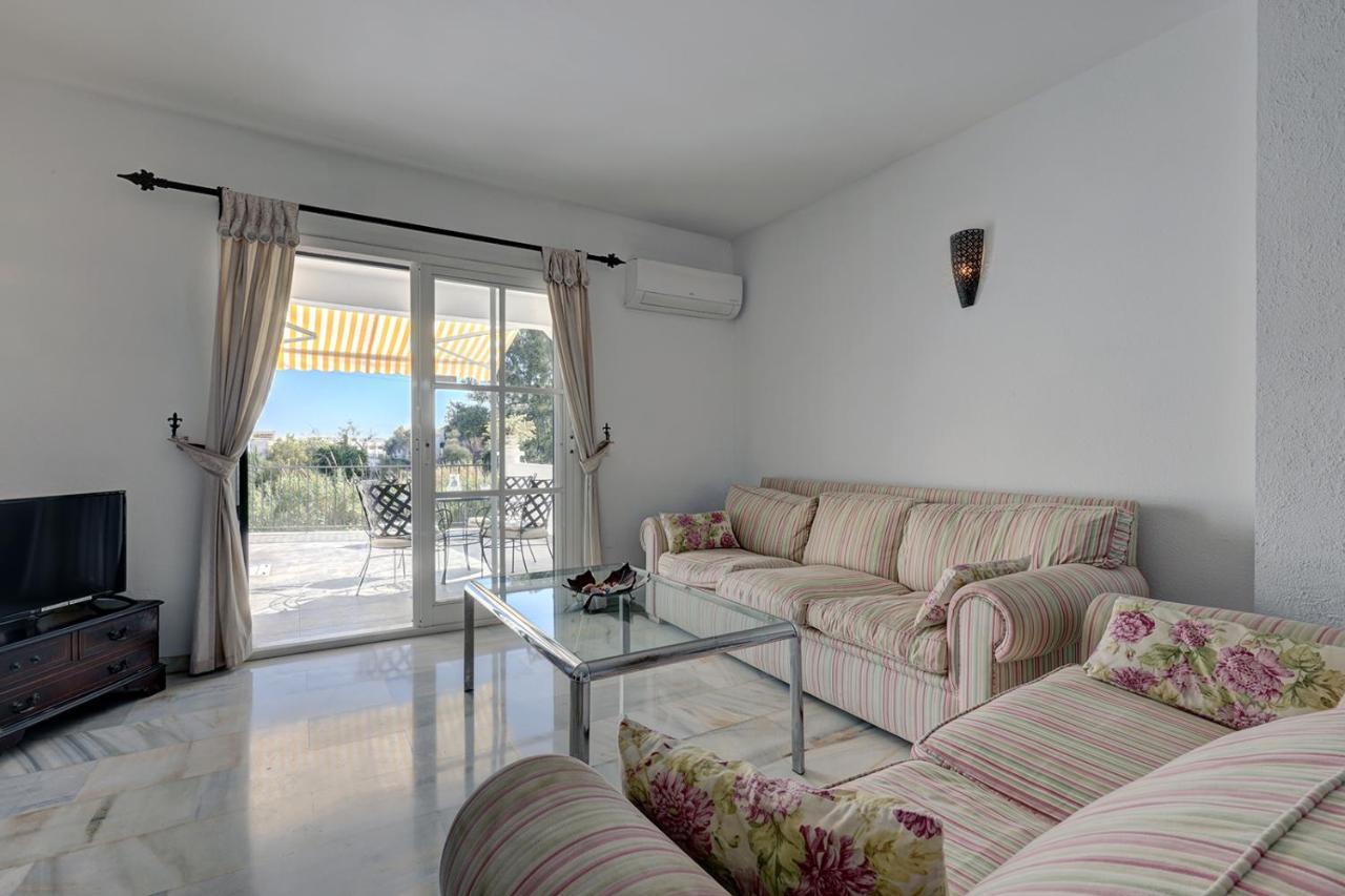 בנאלמדנה Quaint 2 Bedroom Townhouse With Pool Close To Sea! מראה חיצוני תמונה