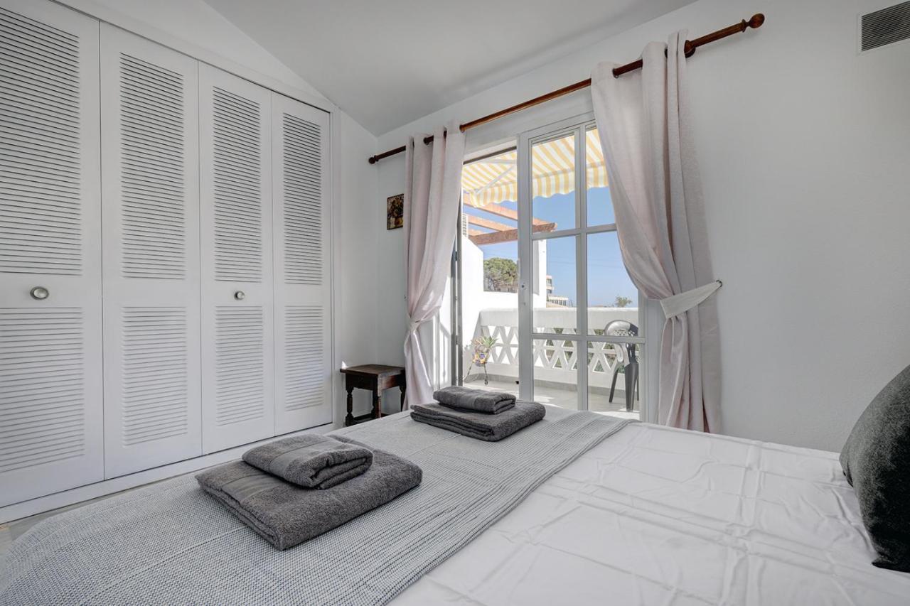 בנאלמדנה Quaint 2 Bedroom Townhouse With Pool Close To Sea! מראה חיצוני תמונה