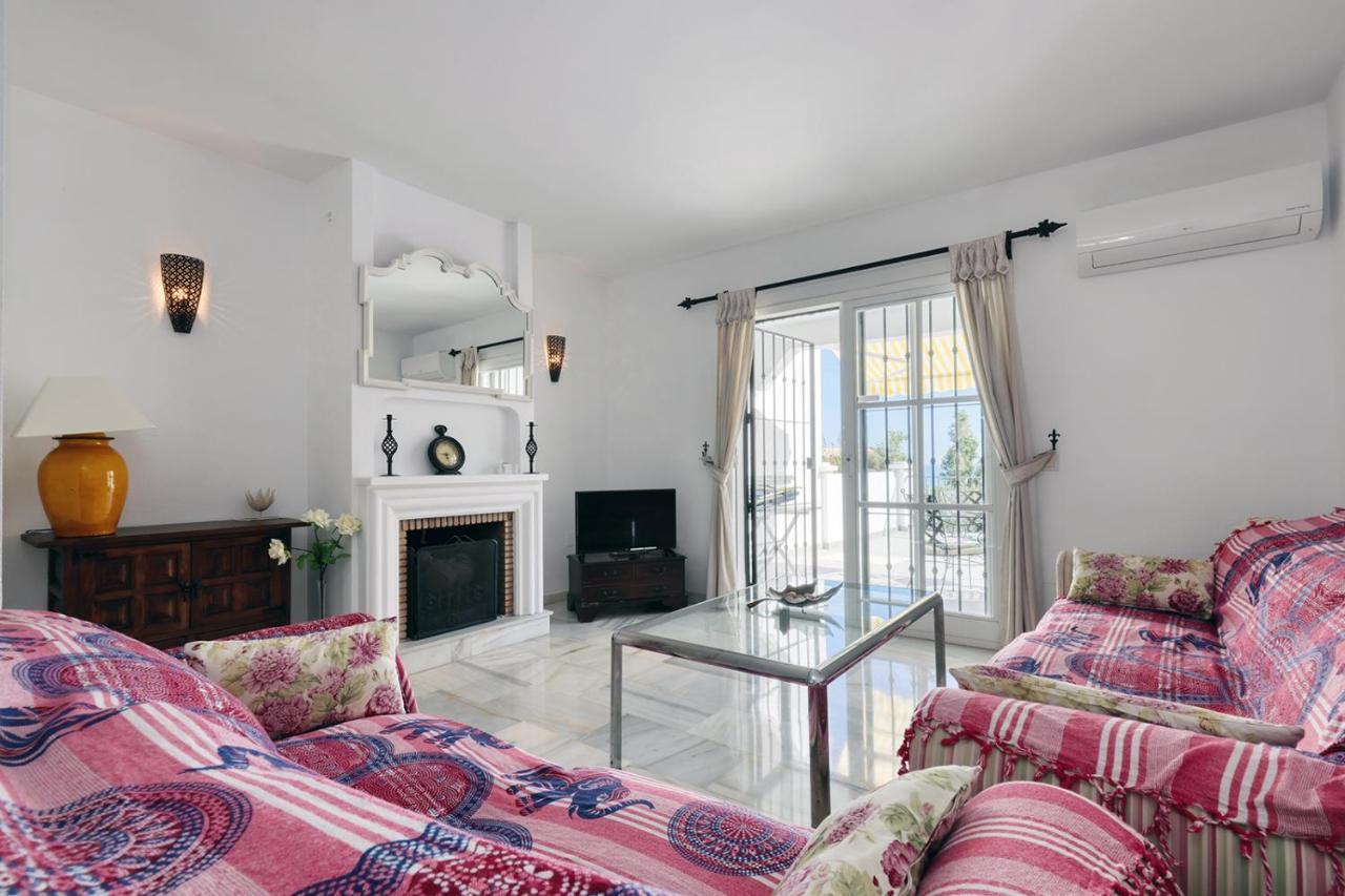 בנאלמדנה Quaint 2 Bedroom Townhouse With Pool Close To Sea! מראה חיצוני תמונה